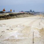 14.10.2015. Minister infrastruktury i rozwoju Maria Wasiak oraz minister spraw zagranicznych Grzegorz Schetyna wizytowali budowę trasy S7 / Robert Felczak / Radio Kielce