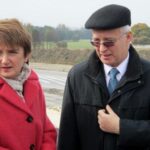 14.10.2015. Minister infrastruktury i rozwoju Maria Wasiak oraz minister spraw zagranicznych Grzegorz Schetyna wizytowali budowę trasy S7 / Robert Felczak / Radio Kielce