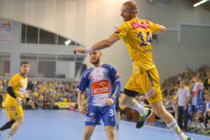 31.10.2015. 11. kolejka PGNiG Superligi piłkarzy ręcznych: Vive Tauron Kielce - Orlen Wisła Płock / Kamil Król / Radio Kielce