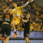 10.10.2015. 4. kolejka Ligi Mistrzów piłkarzy ręcznych Vive Tauron Kielce - IFK Kristianstad / Kamil Król / Radio Kielce