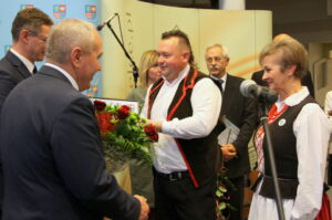 21.10.2015. Zarząd Województwa Świętokrzyskiego nagrodził regionalnych twórców / Kamil Król / Radio Kielce