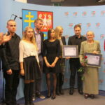 21.10.2015. Zarząd Województwa Świętokrzyskiego nagrodził regionalnych twórców / Kamil Król / Radio Kielce