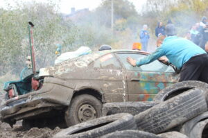 26.10.2015. VIII Wrak Race Kielce / Kamil Król / Radio Kielce