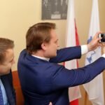 27.10.2015 Kielce. PiS konferencja prasowa po wyborach parlamentarnych. Dominik Tarczyński i Michał Cieślak / Stanisław Blinstrub / Radio Kielce