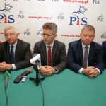 27.10.2015 Kielce. PiS konferencja prasowa po wyborach parlamentarnych. Maria Zuba, Krzysztof Lipiec, Krzysztof Słoń, Jarosław Rusiecki, Michał CIeślak / Stanisław Blinstrub / Radio Kielce