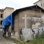 10.7.2015 Kielce. Dom modlitwy Herszla Zagajskiego w Kielcach. Rozpoczęły się prace konserwatorskie przy polichromiach które mają być przeniesione do budowanego na Pakoszu nowego domu modlitwy. / Wojciech Habdas / Radio Kielce