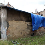 10.7.2015 Kielce. Dom modlitwy Herszla Zagajskiego w Kielcach. Rozpoczęły się prace konserwatorskie przy polichromiach które mają być przeniesione do budowanego na Pakoszu nowego domu modlitwy. / Wojciech Habdas / Radio Kielce