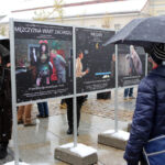 Otwarcie pierwszej części wystawy poświęconej osobie oraz twórczości Piotra Szczerskiego. Aktorzy zaprezentowali sztukę "Katastrofa" Samuela Becketta / Wojciech Habdas / Radio Kielce