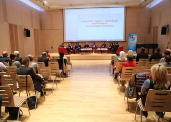 20.10.2015 Kielce. Debata III Sektor - Biznes - Samorząd. Współpraca dla rozwoju regionu. / Wojciech Habdas / Radio Kielce