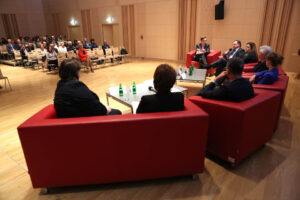 20.10.2015 Kielce. Debata III Sektor - Biznes - Samorząd. Współpraca dla rozwoju regionu. / Wojciech Habdas / Radio Kielce