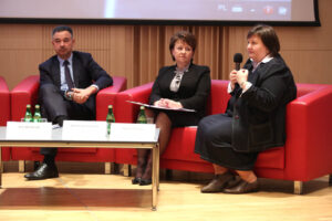 20.10.2015 Kielce. Debata III Sektor - Biznes - Samorząd. Współpraca dla rozwoju regionu. / Wojciech Habdas / Radio Kielce