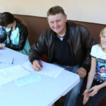 4.10.2015 Krajno Parcele. Akcja wyjazdowa. Krwiobus przy GOK-u w Krajnie. / Wojciech Habdas / Radio Kielce