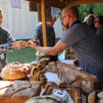 4.10.2015 Kielce. Msza święta w kieleckiej katedrze rozpoczęła tegoroczne święto myśliwych „Hubertusa”. Później imprezy odbywały się na Stadionie Leśnym. / Wojciech Habdas / Radio Kielce