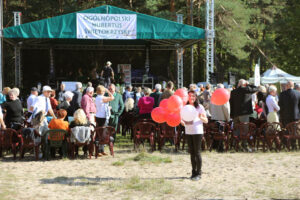 4.10.2015 Kielce. Msza święta w kieleckiej katedrze rozpoczęła tegoroczne święto myśliwych „Hubertusa”. Później imprezy odbywały się na Stadionie Leśnym. / Wojciech Habdas / Radio Kielce