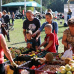 4.10.2015 Kielce. Msza święta w kieleckiej katedrze rozpoczęła tegoroczne święto myśliwych „Hubertusa”. Później imprezy odbywały się na Stadionie Leśnym. / Wojciech Habdas / Radio Kielce