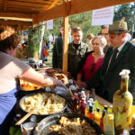 4.10.2015 Kielce. Msza święta w kieleckiej katedrze rozpoczęła tegoroczne święto myśliwych „Hubertusa”. Później imprezy odbywały się na Stadionie Leśnym. / Wojciech Habdas / Radio Kielce