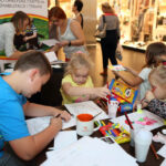 4.10.2015 Kielce.  „Adoptuj, nie kupuj, pokochaj zwierzaka” w Galerii Echo / Wojciech Habdas / Radio Kielce