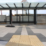 26.10.2015. Usterki przy nowym przystanku przy ulicy Źródłowej / Wojciech Habdas / Radio Kielce