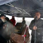 12.10.2015 Ostrowiec. Odsłonięcie obelisku upamiętniającego mieszkańców pochodzenia żydowskiego, zamordowanych w czasie II wojny światowej / Teresa Czajkowska / Radio Kielce