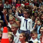 27.10.2015 Kielce. Pierwszaki w Galerii Korona uczą się bezpieczeństwa / Stanisław Blinstrub / Radio Kielce