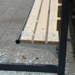 11.10.2015 Kielce. Ul. Ściegiennego. Wybita szyba na nowym przystanku / Stanisław Blinstrub / Radio Kielce