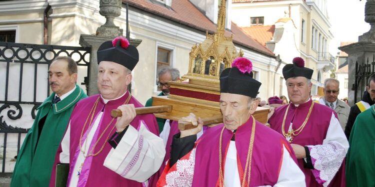 11.10.2015 Sandomierz. Uroczystości religijne ku czci bł. Wincentego Kadłubka / Grażyna Szlęzak-Wójcik / Radio Kielce