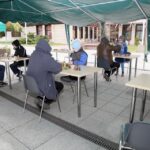 25.10.2015 Kielce. Szachy przy parkingu miejskim / Stanisław Blinstrub / Radio Kielce