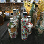 Kiermasz Zdrowej Żywności na dziedzińcu Dworku Laszczyków (8 listopada 2015 r.) / Piotr Michalski / Radio Kielce