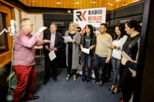 Krzysztof Cugowski i Dziennikarze Radia Kielce nagrywają pastorałkę (26 listopada 2015 r.) / Wojciech Habdas / Radio Kielce