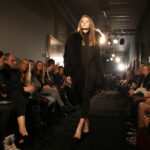 Pokaz mody w Centrum Kompetencji i Kreatywności Fashion Design w KPT (2 listopada 2015 r) / Piotr Michalski / Radio Kielce