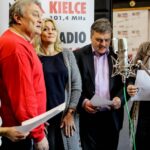 Krzysztof Cugowski i Dziennikarze Radia Kielce nagrywają pastorałkę (26 listopada 2015 r.) / Wojciech Habdas / Radio Kielce