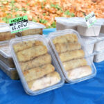 Kiermasz Zdrowej Żywności na dziedzińcu Dworku Laszczyków (8 listopada 2015 r.) / Piotr Michalski / Radio Kielce