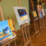 26.11.2015. Prace 12 niepełnosprawnych artystów w Wojewódzkim Domu Kultury w Kielcach / Piotr Michalski / Radio Kielce