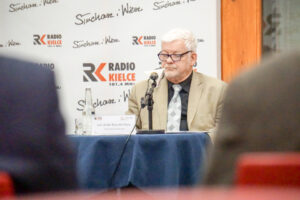 27.11.2015 Radio Kielce. Debata o odnawialnych źródłach energii. Krzysztof Grysa / Stanisław Blinstrub / Radio Kielce