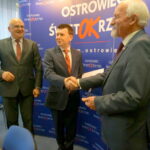 10.11.2015. Pięcioro ostrowczan zostało wyróżnionych medalami Pro Publico Bono / Teresa Czajkowska / Radio Kielce