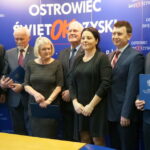 10.11.2015. Pięcioro ostrowczan zostało wyróżnionych medalami Pro Publico Bono / Teresa Czajkowska / Radio Kielce