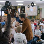 26.11.2015. Twórcy "Przedwiośnia" z wizytą w Suchedniowie / Karol Żak / Radio Kielce