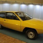 Opracowanie i budowa własnego napędu 4x4 było zbyt kosztowne i dlatego planowano import potrzebnych części ze Związku Radzieckiego. Tak się jednak nie stało, bo Lada Niva była eksportowana do krajów Europy zachodniej i nie było szans na produkcję części dla polskiej fabryki. Z tego powodu projekt Polskiego Fiata 125p 4x4 nie doczekał się realizacji. / Robert Felczak / Radio Kielce