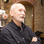 23.11.2015 Ćmielów. Gwiazdka z Nieba. Spotkanie w kawiarni. Marek Wawro / Stanisław Blinstrub / Radio Kielce