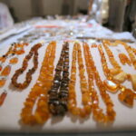 28.11.2015. 57. Ogólnopolska Giełda Minerałów, Skamieniałości i Wyrobów Jubilerskich w Kielcach / Kamil Król / Radio Kielce