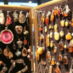 28.11.2015. 57. Ogólnopolska Giełda Minerałów, Skamieniałości i Wyrobów Jubilerskich w Kielcach / Kamil Król / Radio Kielce