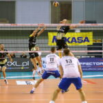 07.11.2015. 2. kolejka PlusLigi siatkarzy: Effector Kielce - Lotos Trefl Gdańsk / Kamil Król / Radio Kielce