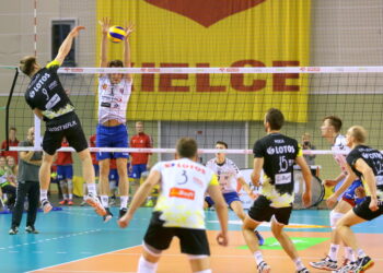 07.11.2015. 2. kolejka PlusLigi siatkarzy: Effector Kielce - Lotos Trefl Gdańsk / Kamil Król / Radio Kielce