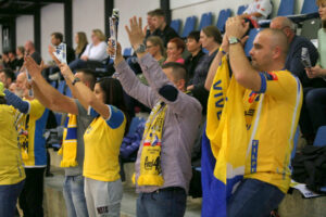 15.11.2015. 7. kolejka Ligi Mistrzów Vive Tauron Kielce - KIF Kolding. Kieleccy fani / Kamil Król / Radio Kielce