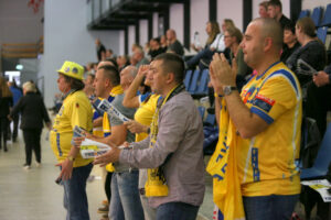 15.11.2015. 7. kolejka Ligi Mistrzów Vive Tauron Kielce - KIF Kolding. Kieleccy fani / Kamil Król / Radio Kielce