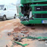 23.11.2015. Karambol na skrzyżowaniu ulic Olszewskiego i Łódzkiej w Kielcach / Kamil Król / Radio Kielce