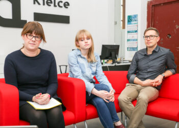 12.11.2015 Kielce. Instytut Designu. Joanna Waśko, Dominika Janicka, Michał Gdak / Stanisław Blinstrub / Radio Kielce