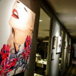 21.11.2015 Busko-Zdrój. Aukcja dzieł sztuki współczesnej "SANUS PER ARTEM" organizowana przez Dom Aukcyjny Polswiss Art. / Wojciech Habdas / Radio Kielce