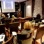 21.11.2015 Busko-Zdrój. Aukcja dzieł sztuki współczesnej "SANUS PER ARTEM" organizowana przez Dom Aukcyjny Polswiss Art. / Wojciech Habdas / Radio Kielce