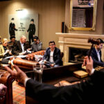 21.11.2015 Busko-Zdrój. Aukcja dzieł sztuki współczesnej "SANUS PER ARTEM" organizowana przez Dom Aukcyjny Polswiss Art. / Wojciech Habdas / Radio Kielce